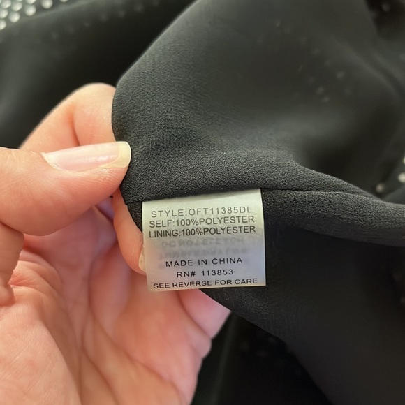 ⭐️Olivia Grey Cold Shoulder Top (S) FINAL SALE - Picture 4 of 4